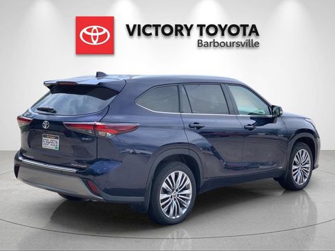 Used 2025 Toyota Highlander Platinum AWD/4WD image 7
