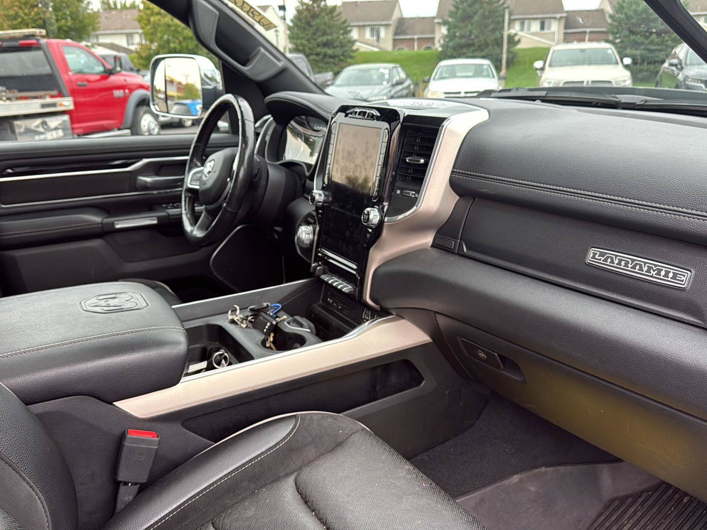 Used 2019 RAM 1500 Laramie AWD/4WD image 9