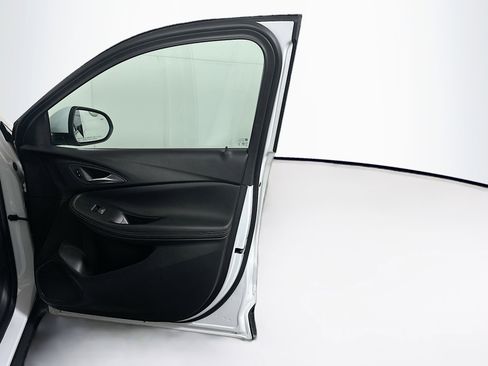 Used 2025 Buick Encore GX Preferred image 31