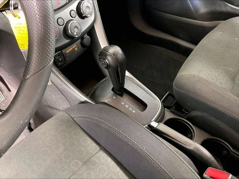 Used 2018 Chevrolet Trax LS FWD image 17