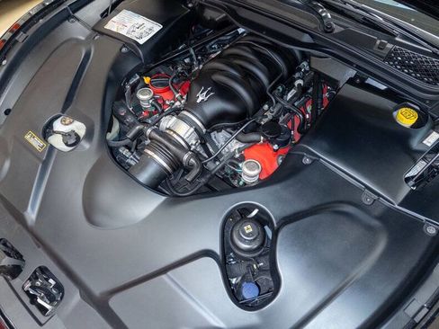 Used 2015 Maserati GranTurismo Sport image 19