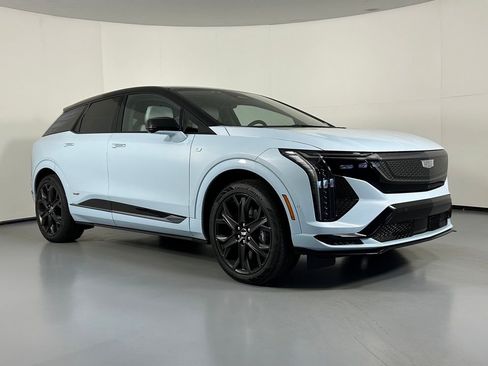 Used 2026 Cadillac Optiq V AWD/4WD image 1