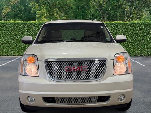 Used 2014 GMC Yukon Denali AWD/4WD image 9