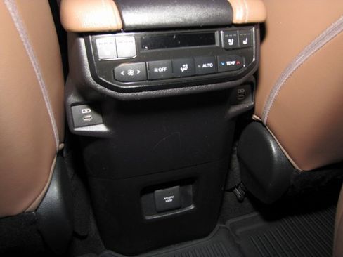 Used 2024 Toyota Grand Highlander Platinum image 17