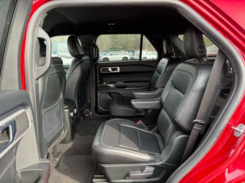 Used 2020 Ford Explorer XLT w/ Equipment Group 202A image 27