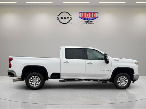 Used 2024 Chevrolet Silverado 2500 LT image 2