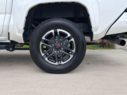 Used 2025 Toyota Tacoma TRD Sport RWD image 4