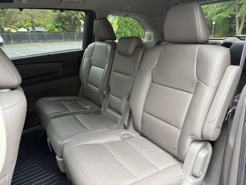 Used 2014 Honda Odyssey Touring Elite image 28