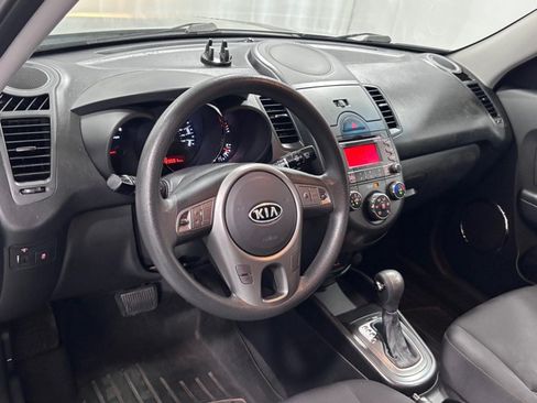 Used 2011 Kia Soul + FWD image 9