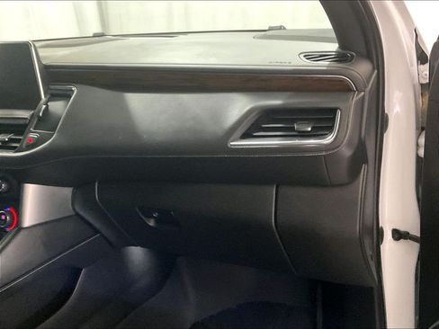 Used 2022 Chevrolet Tahoe Premier AWD/4WD image 13