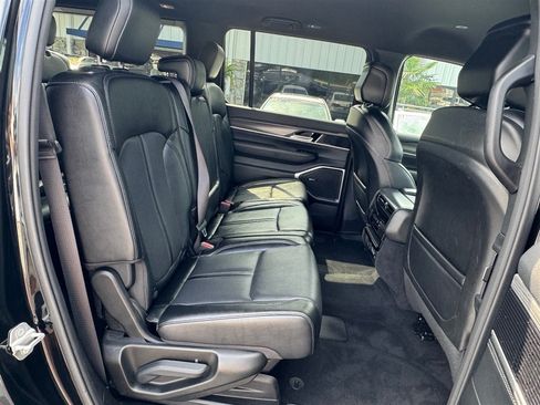 Used 2024 Jeep Wagoneer Series II w/ Flexible Seating Group AWD/4WD image 21