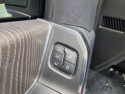 Used 2025 Ford F250 Platinum w/ Tremor Off-Road Package AWD/4WD image 29