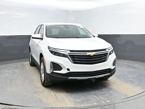 Used 2024 Chevrolet Equinox LT image 3