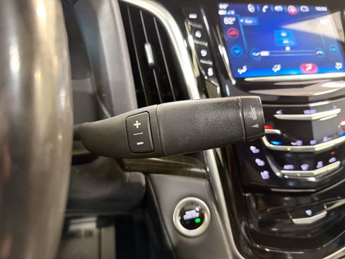 Used 2020 Cadillac Escalade ESV Platinum image 21