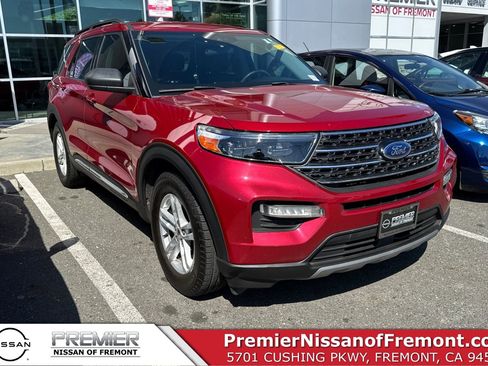 Used 2021 Ford Explorer XLT w/ Equipment Group 202A RWD image 1