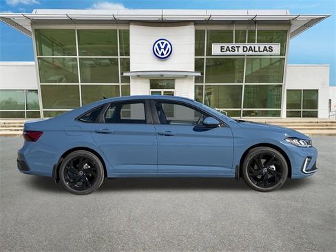 New 2026 Volkswagen Jetta SE image 2