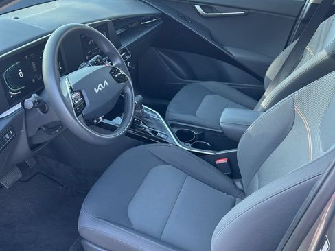 Used 2025 Kia Niro LX FWD image 8