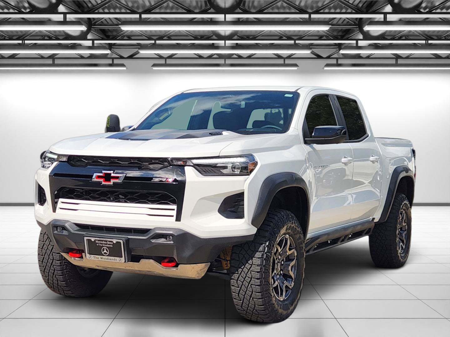 Used 2025 Chevrolet Colorado ZR2 w/ Technology Package AWD/4WD image 5