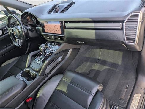 Used 2022 Porsche Cayenne Platinum Edition AWD/4WD image 24