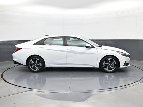 Certified 2021 Hyundai Elantra SEL w/ Convenience + Premium Package FWD image 5