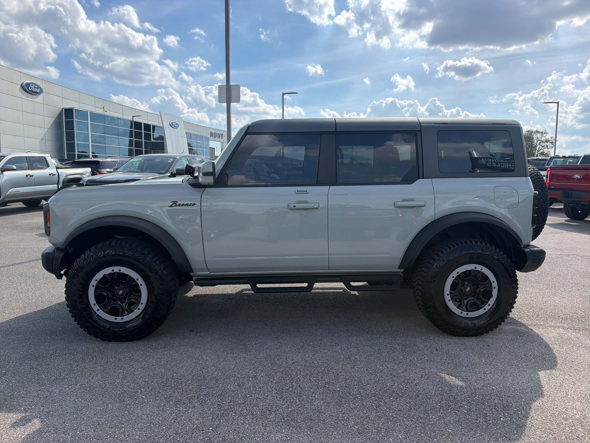 Used 2023 Ford Bronco Badlands AWD/4WD image 8