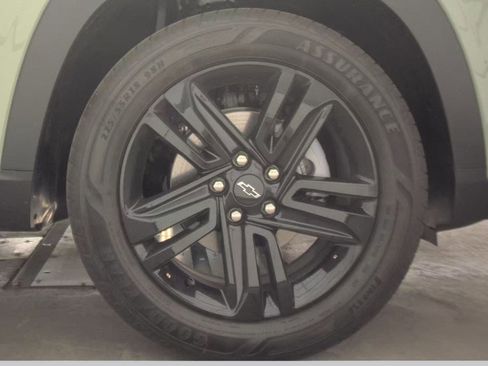 Used 2026 Chevrolet Trax ACTIV w/ Sunroof Package FWD image 11