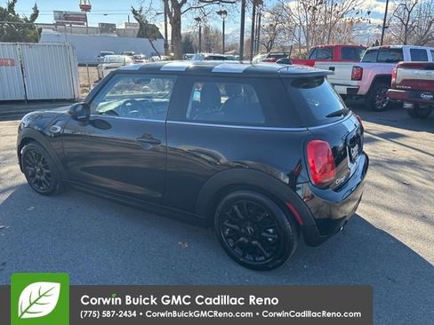 Used 2017 MINI Cooper 2-Door Hardtop image 4