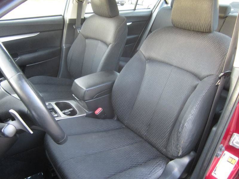 Used 2011 Subaru Legacy 2.5i Premium AWD/4WD image 10