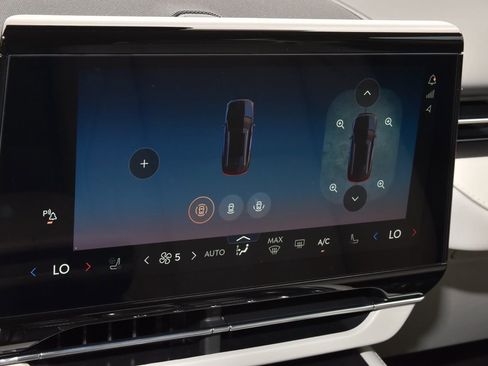 New 2026 Lincoln Nautilus Premier AWD/4WD image 35