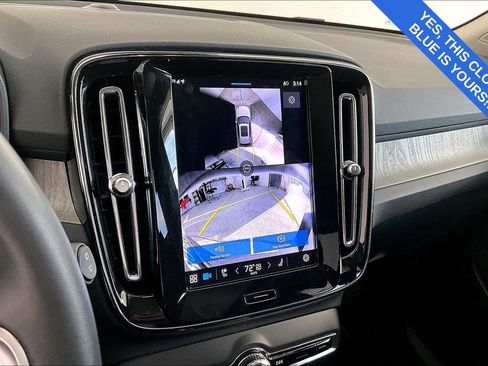 Certified 2025 Volvo XC40 B5 Plus image 30