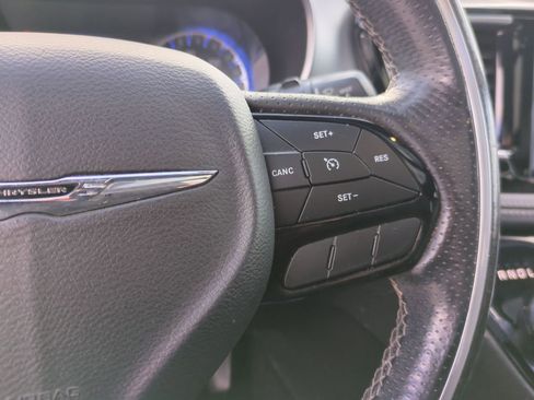 Used 2019 Chrysler Pacifica Limited w/ S Appearance Package image 35