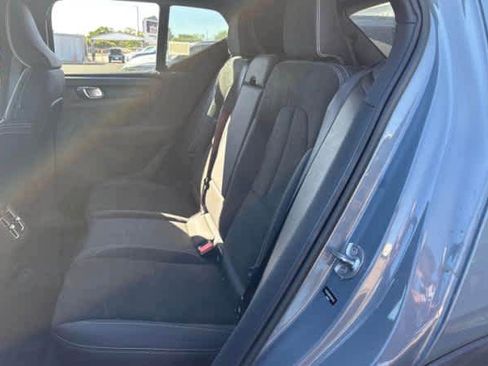 Used 2023 Volvo XC40 Recharge Ultimate image 5