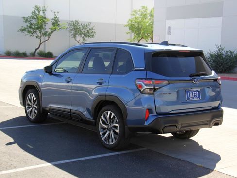 Used 2025 Subaru Forester Touring AWD/4WD image 7