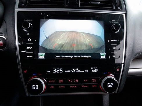 Used 2018 Subaru Outback 2.5i Touring image 13