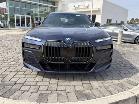 New 2026 BMW 760i xDrive w/ Executive Package AWD/4WD image 6