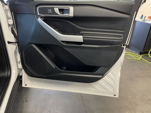 Used 2024 Ford Explorer XLT w/ Equipment Group 202A image 20