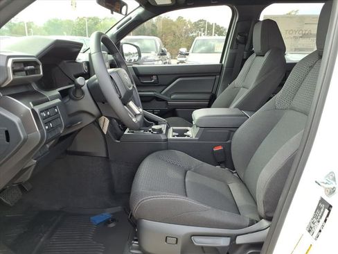 Certified 2025 Toyota 4Runner SR5 AWD/4WD image 8