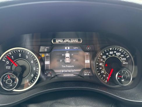 Used 2021 RAM 1500 Laramie AWD/4WD image 12