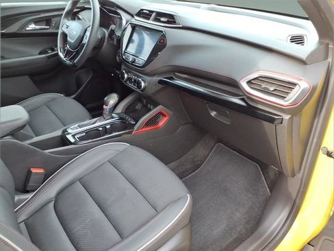 Used 2023 Chevrolet TrailBlazer RS w/ Convenience Package FWD image 19