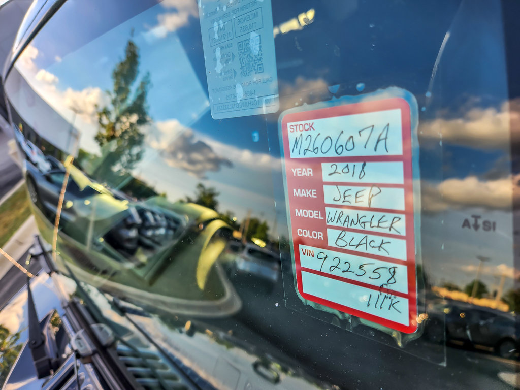 Used 2018 Jeep Wrangler Unlimited Sahara AWD/4WD image 22