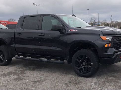 Used 2023 Chevrolet Silverado 1500 Custom Trail Boss AWD/4WD image 2