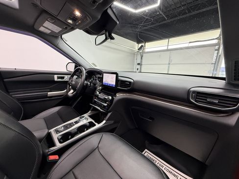 Used 2021 Ford Explorer Limited image 25