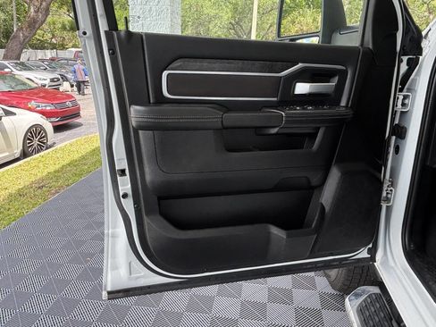 Used 2024 RAM 3500 Big Horn image 13
