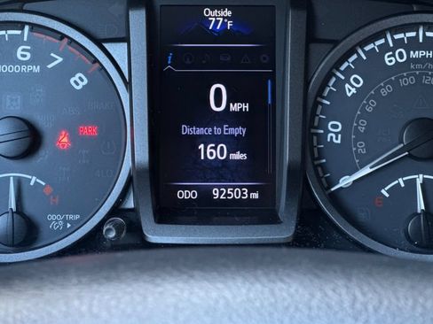 Certified 2017 Toyota Tacoma TRD Off-Road AWD/4WD image 23