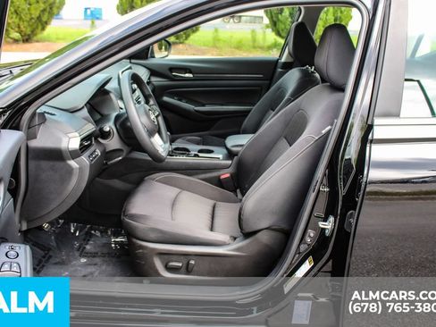 Used 2025 Nissan Altima 2.5 SV FWD image 17