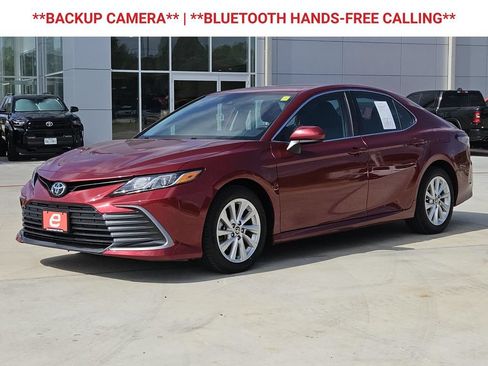 Used 2021 Toyota Camry LE FWD image 3