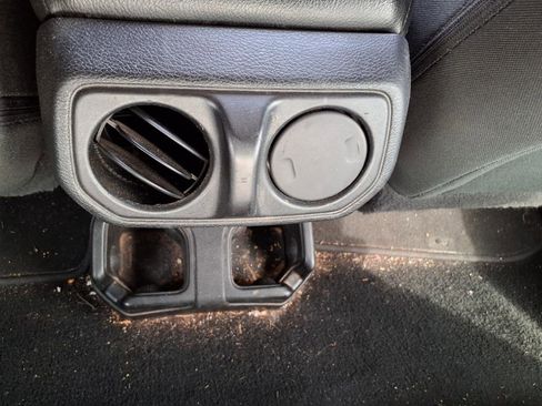 Used 2019 Jeep Wrangler Sport image 16