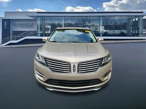 Used 2017 Lincoln MKC Select w/ Select Plus Package FWD image 2