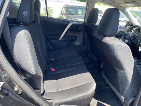 Used 2015 Toyota RAV4 LE AWD/4WD image 24