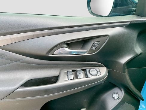 Used 2025 Buick Envista Sport Touring w/ Convenience I Package FWD image 9